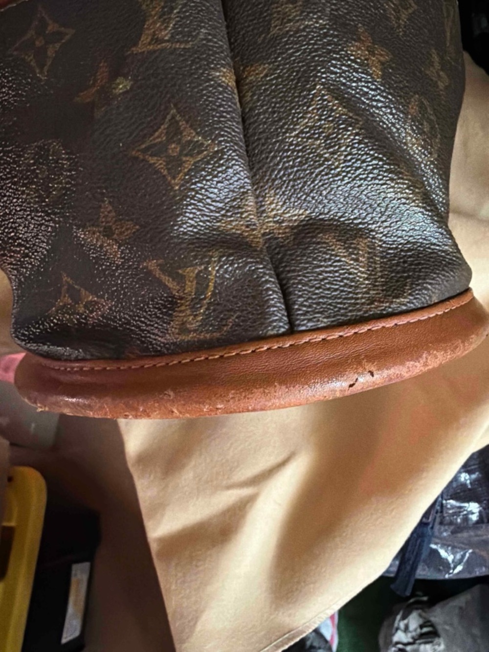 Louis Vuitton Brown Monogram Canvas Bucket Bag with Tan Trim - Picture 5 of 9
